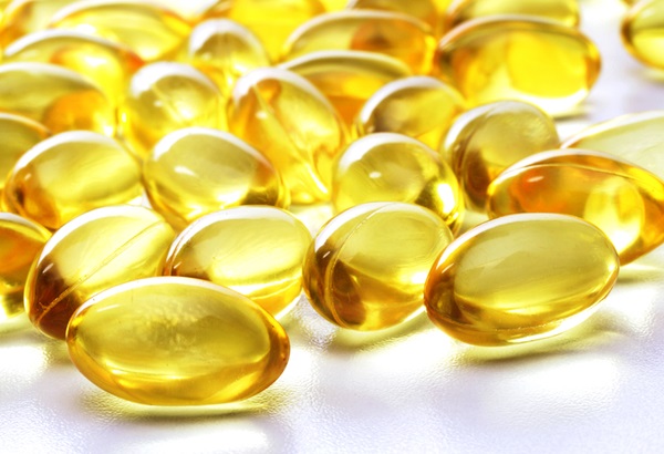 uong tinh dau hoa anh thao voi vitamin E cung luc duoc khong